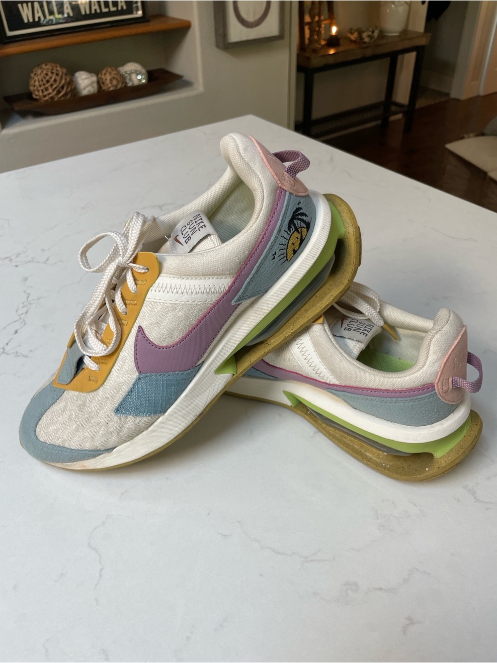Nike Women’s Air Max Pre Day Sun Club Sneakers 9.5 - Picture 2 of 8